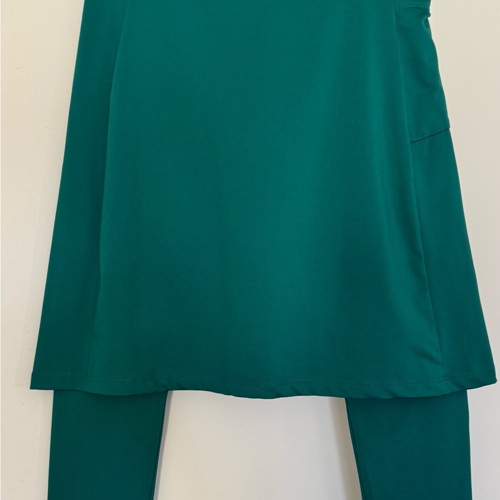 Snoga Athletic Fit Skirt - 22 inches - size Small
